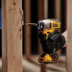 Dewalt DCF801D2 12Volt/2.0Ah Li-ion Çift Akülü Kömürsüz Profesyonel Darbeli Tornavida
