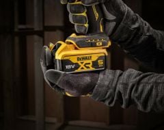 Dewalt DCD100YP2T 2X5AH Akülü Darbeli Matkap Vidalama 100. YILA ÖZEL