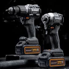 Dewalt DCK200MP2T Mclaren 18V 5 Ah 2 Li Akülülü Vidalama Matkap Set