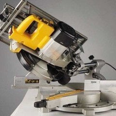 Dewalt D27111 1500 W 305 MM Çift Yüzeyli Gönye Kesme Makinesi