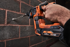 Aeg BBH 18 BLLI-502C Çift Akülü Kömürsüz Motor Kırıcı Delici