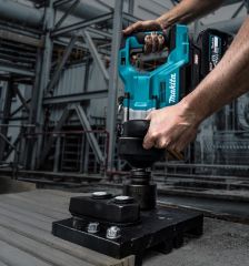 MAKITA TW009GZ AKÜLÜ 40V KÖMÜRSÜZ DARBELİ SOMUN SIKMA (AKÜSÜZ)