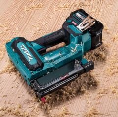 MAKITA PT001GZ KÖMÜRSÜZ AKÜLÜ 40V ÇİVİ TABANCASI (AKÜSÜZ)