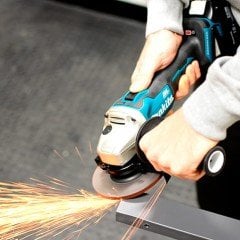Makita DGA454RFE 18V 3AH Li-ion Akülü Avuç Taşlama 115 mm