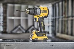 Dewalt DCD805D2T 18V 2.0AH LI-ION Kömürsüz Çift Akülü Darbeli Matkap